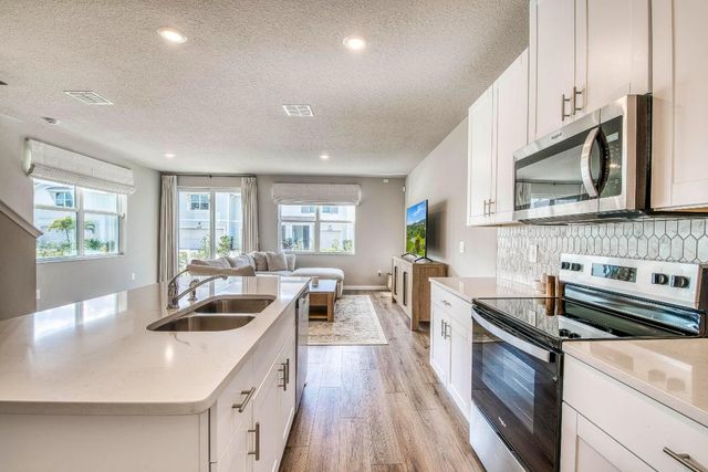 5735 SE Edgewater Circle, Stuart, FL 34997