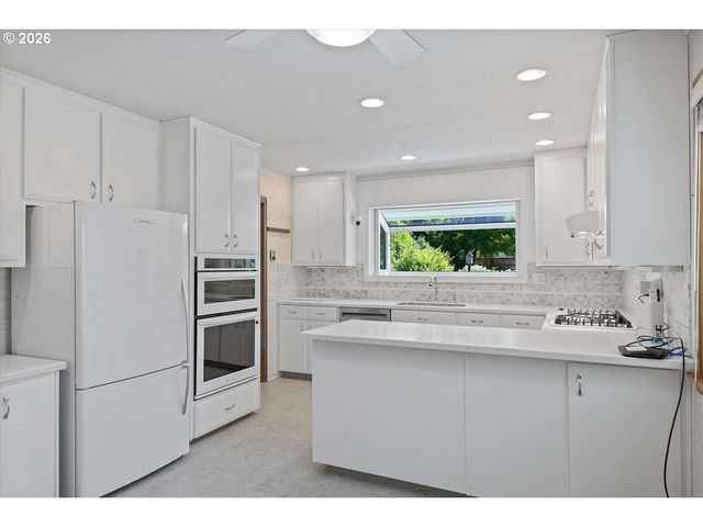 440 Nw 95TH Ave, Portland, OR 97229