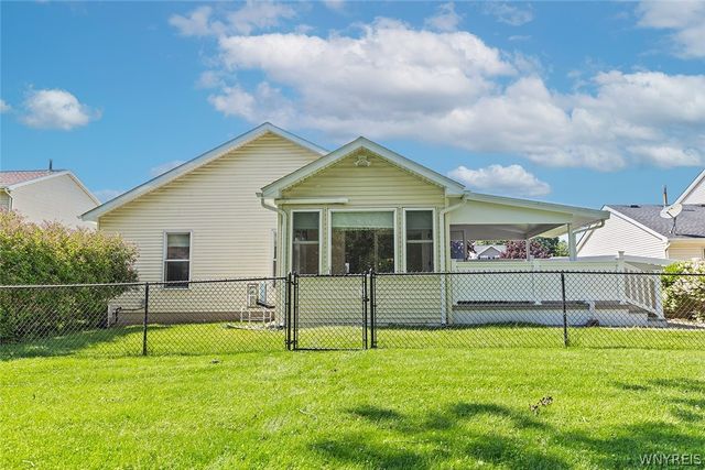 53 Elmleaf Drive, Cheektowaga, NY 14227