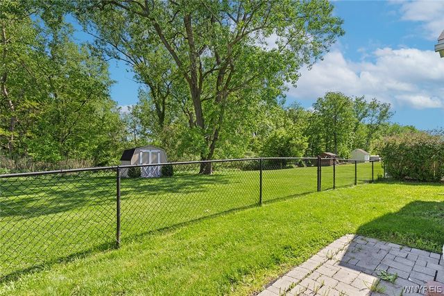 53 Elmleaf Drive, Cheektowaga, NY 14227