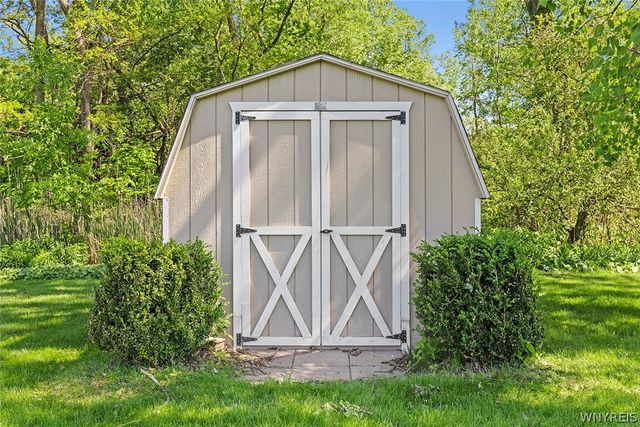 53 Elmleaf Drive, Cheektowaga, NY 14227