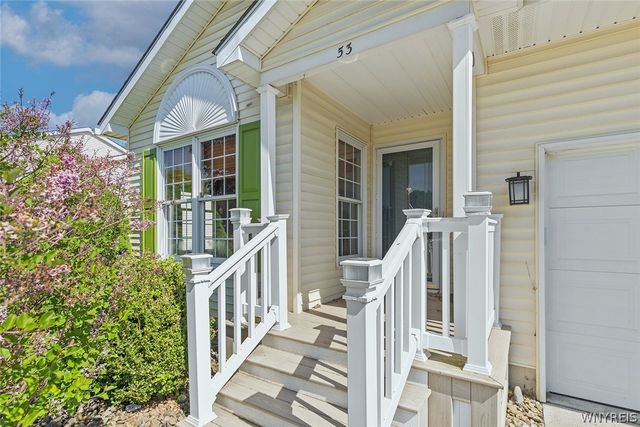 53 Elmleaf Drive, Cheektowaga, NY 14227