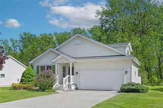 53 Elmleaf Drive, Cheektowaga, NY 14227