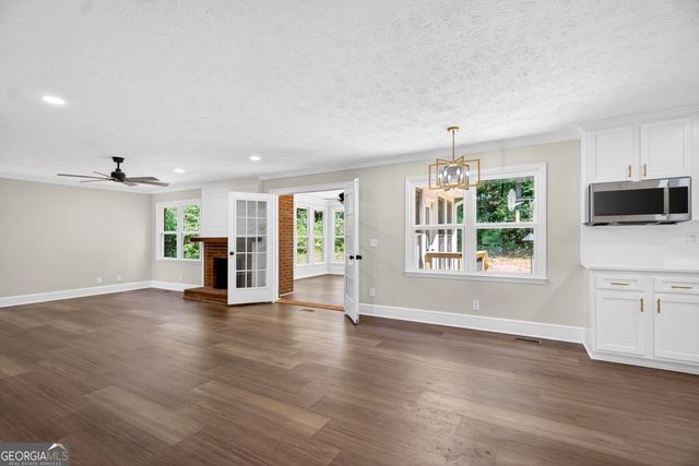 406 Ashford Circle, Lagrange, GA 30240