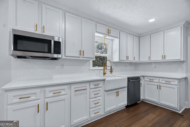 406 Ashford Circle, Lagrange, GA 30240