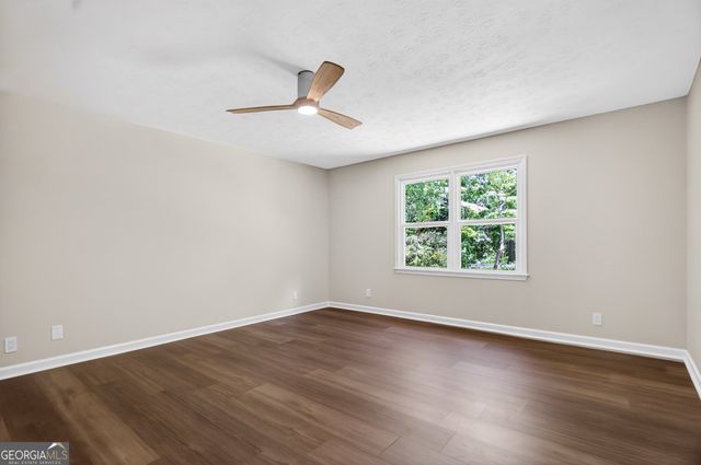 406 Ashford Circle, Lagrange, GA 30240