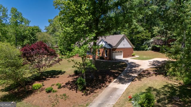 406 Ashford Circle, Lagrange, GA 30240