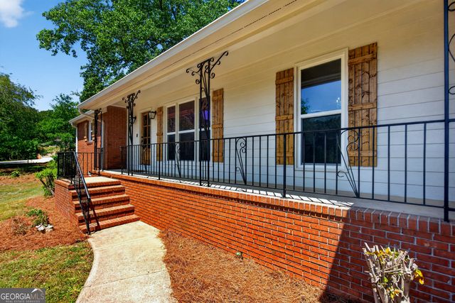 406 Ashford Circle, Lagrange, GA 30240