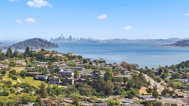110 Monterey Dr, Tiburon, CA 94920