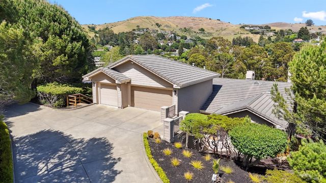 110 Monterey Dr, Tiburon, CA 94920