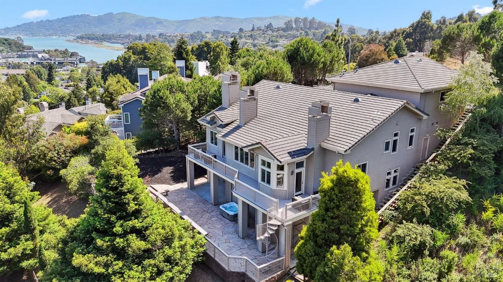 110 Monterey Dr, Tiburon, CA 94920