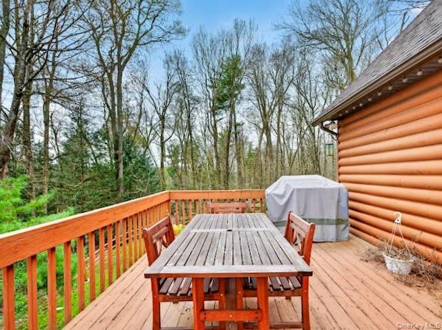 26 E Adirondack Trail, Smallwood, NY 12778