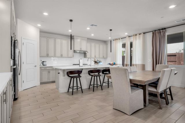 3105 Brandenburber Dr, Roseville, CA 95747
