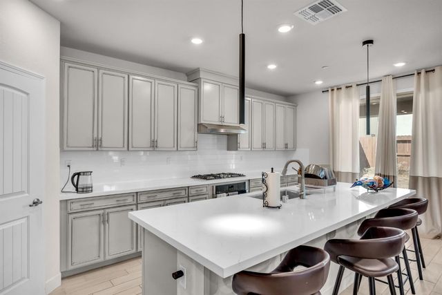 3105 Brandenburber Dr, Roseville, CA 95747