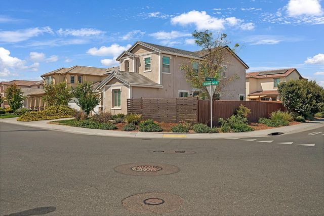 3105 Brandenburber Dr, Roseville, CA 95747