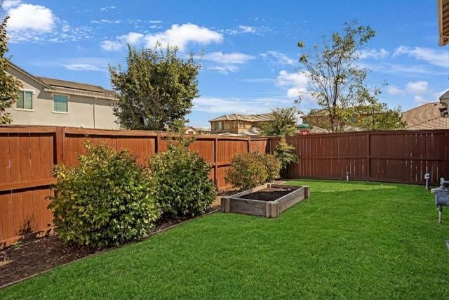 3105 Brandenburber Dr, Roseville, CA 95747