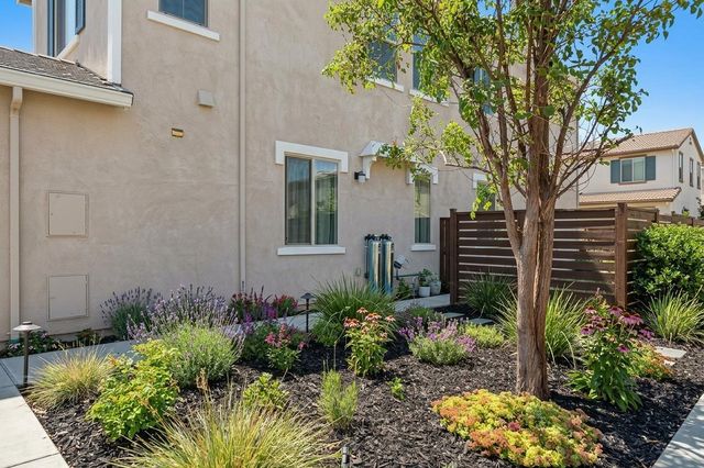 3105 Brandenburber Dr, Roseville, CA 95747