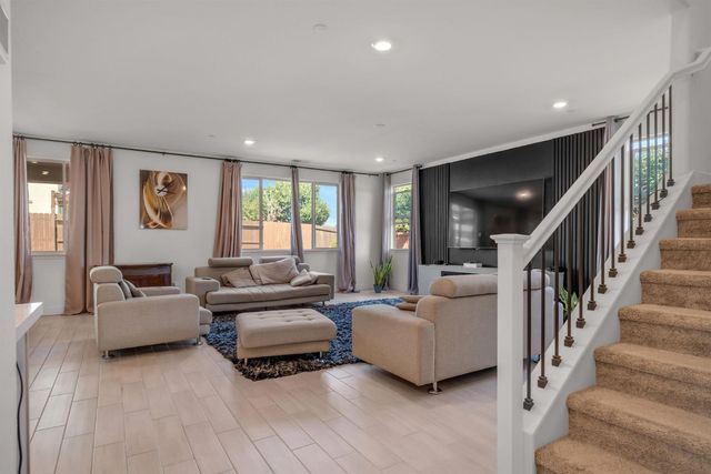 3105 Brandenburber Dr, Roseville, CA 95747