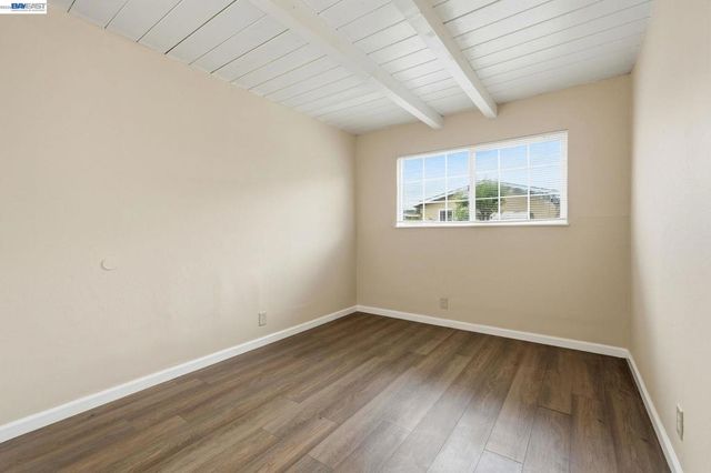 2858 17th St, San Pablo, CA 94806