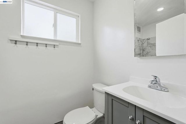 2858 17th St, San Pablo, CA 94806