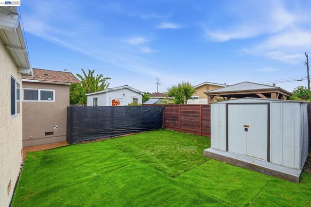 2858 17th St, San Pablo, CA 94806