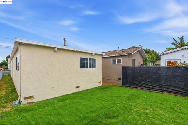 2858 17th St, San Pablo, CA 94806