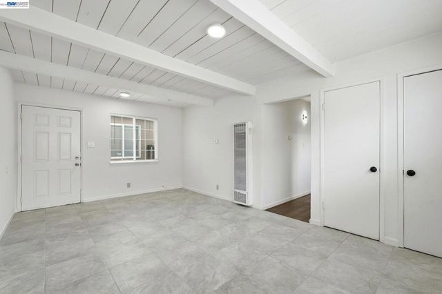 2858 17th St, San Pablo, CA 94806