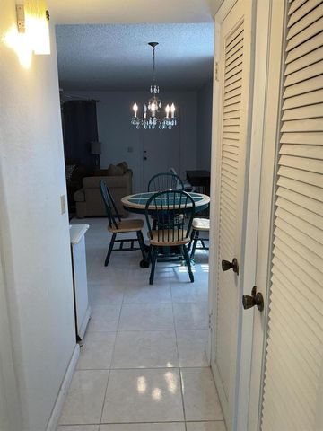192 Flanders Drive, Delray Beach, FL 33484