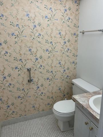 192 Flanders Drive, Delray Beach, FL 33484