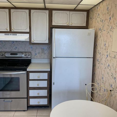 192 Flanders Drive, Delray Beach, FL 33484