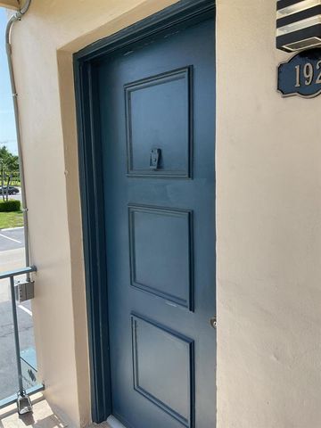 192 Flanders Drive, Delray Beach, FL 33484