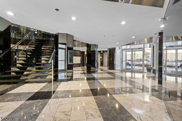 40 Fayette St 26, Perth Amboy City, NJ 08861