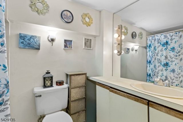 40 Fayette St 26, Perth Amboy City, NJ 08861