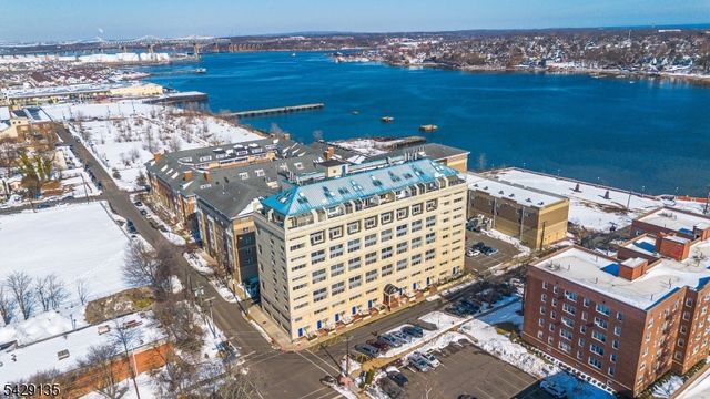40 Fayette St 26, Perth Amboy City, NJ 08861