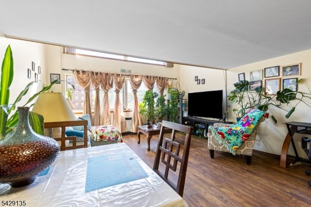 40 Fayette St 26, Perth Amboy City, NJ 08861