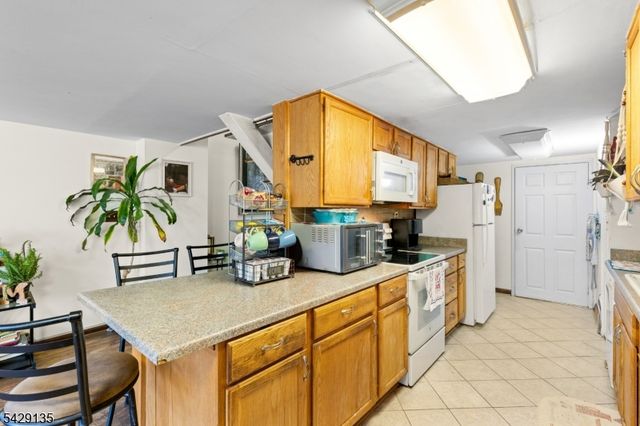 40 Fayette St 26, Perth Amboy City, NJ 08861