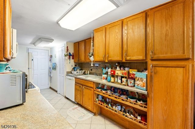40 Fayette St 26, Perth Amboy City, NJ 08861