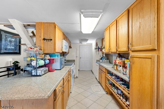 40 Fayette St 26, Perth Amboy City, NJ 08861