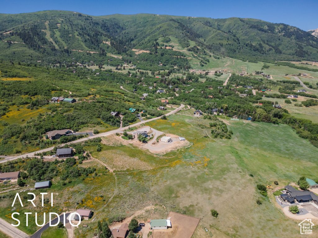 Image 11 of property listing at 4102 E NORDIC VALLEY DR, Eden, UT 84310