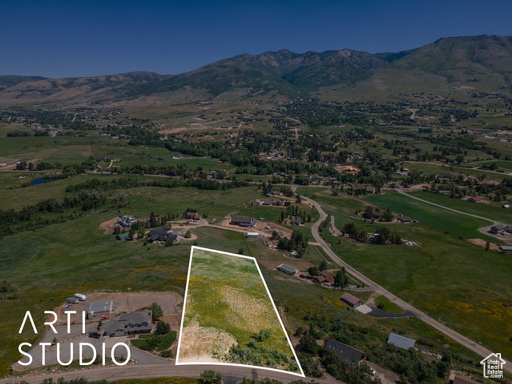 Image 14 of property listing at 4102 E NORDIC VALLEY DR, Eden, UT 84310