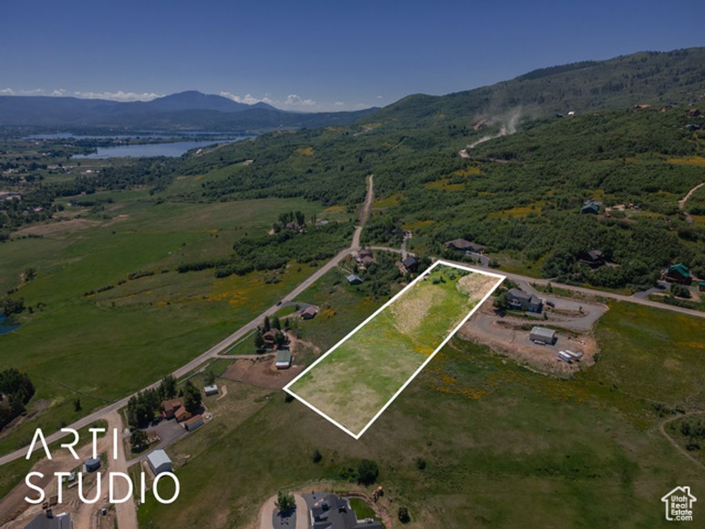Image 15 of property listing at 4102 E NORDIC VALLEY DR, Eden, UT 84310