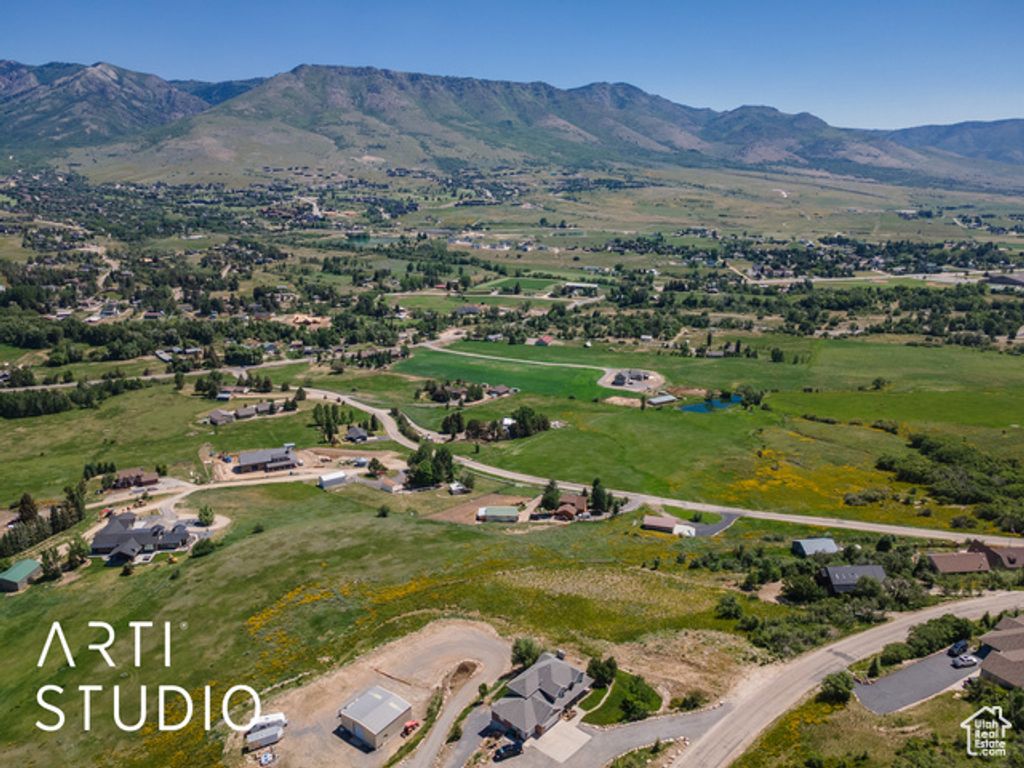 Image 7 of property listing at 4102 E NORDIC VALLEY DR, Eden, UT 84310