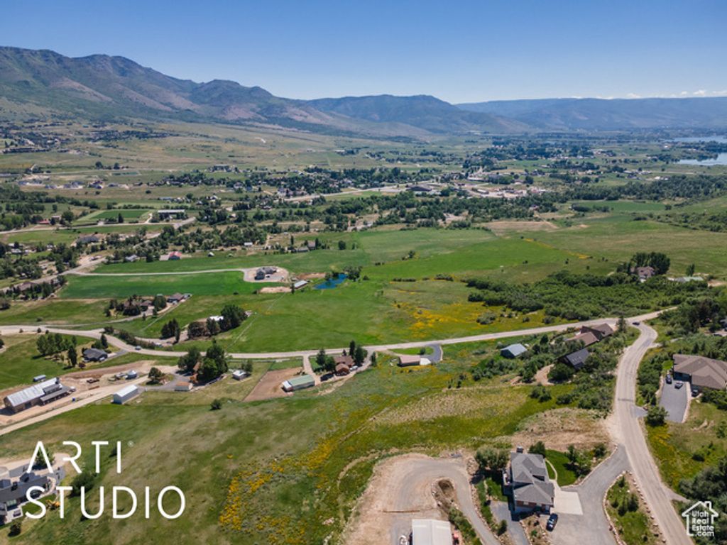 Image 8 of property listing at 4102 E NORDIC VALLEY DR, Eden, UT 84310