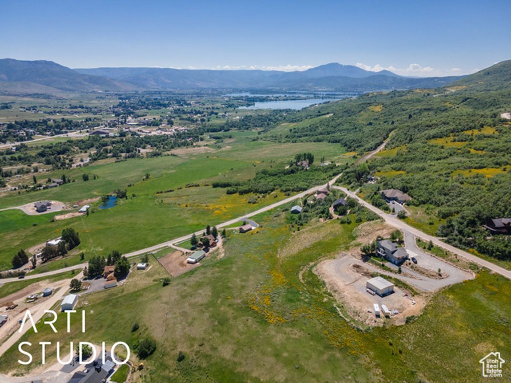 Image 9 of property listing at 4102 E NORDIC VALLEY DR, Eden, UT 84310