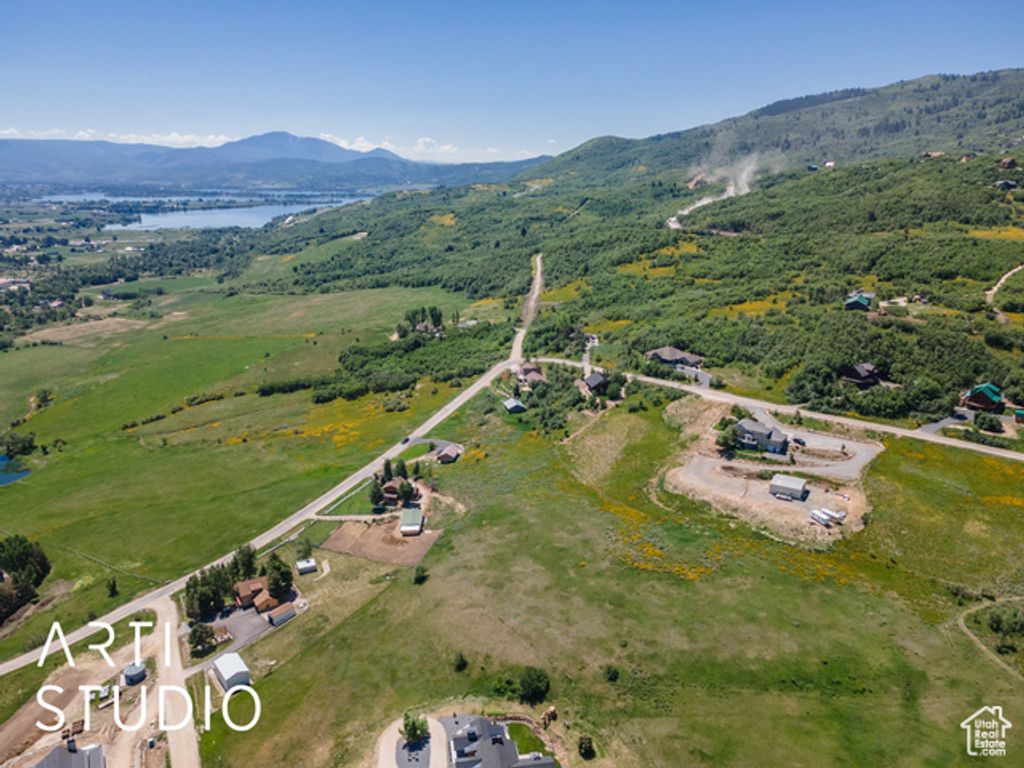 Image 10 of property listing at 4102 E NORDIC VALLEY DR, Eden, UT 84310