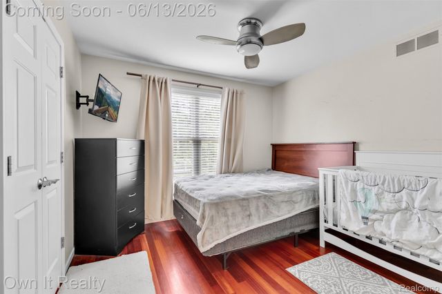 1250 Windsong Drive, Waterford Charter Township, MI 48327