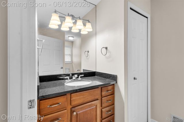 1250 Windsong Drive, Waterford Charter Township, MI 48327