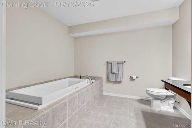 1250 Windsong Drive, Waterford Charter Township, MI 48327