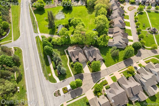 1250 Windsong Drive, Waterford Charter Township, MI 48327