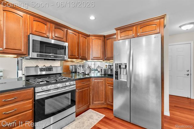 1250 Windsong Drive, Waterford Charter Township, MI 48327